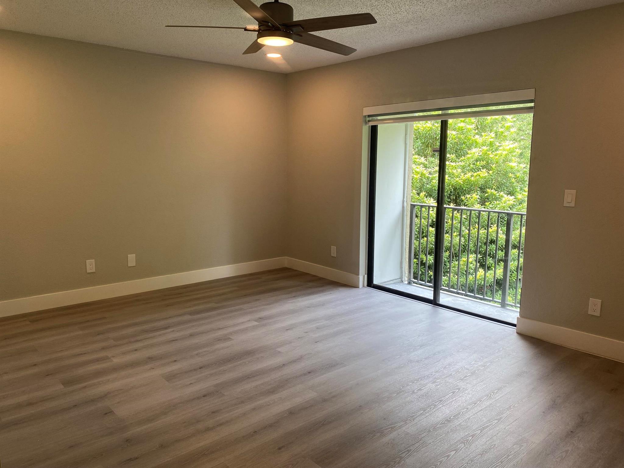 11436 NW 43rd Street Unit: 1-4