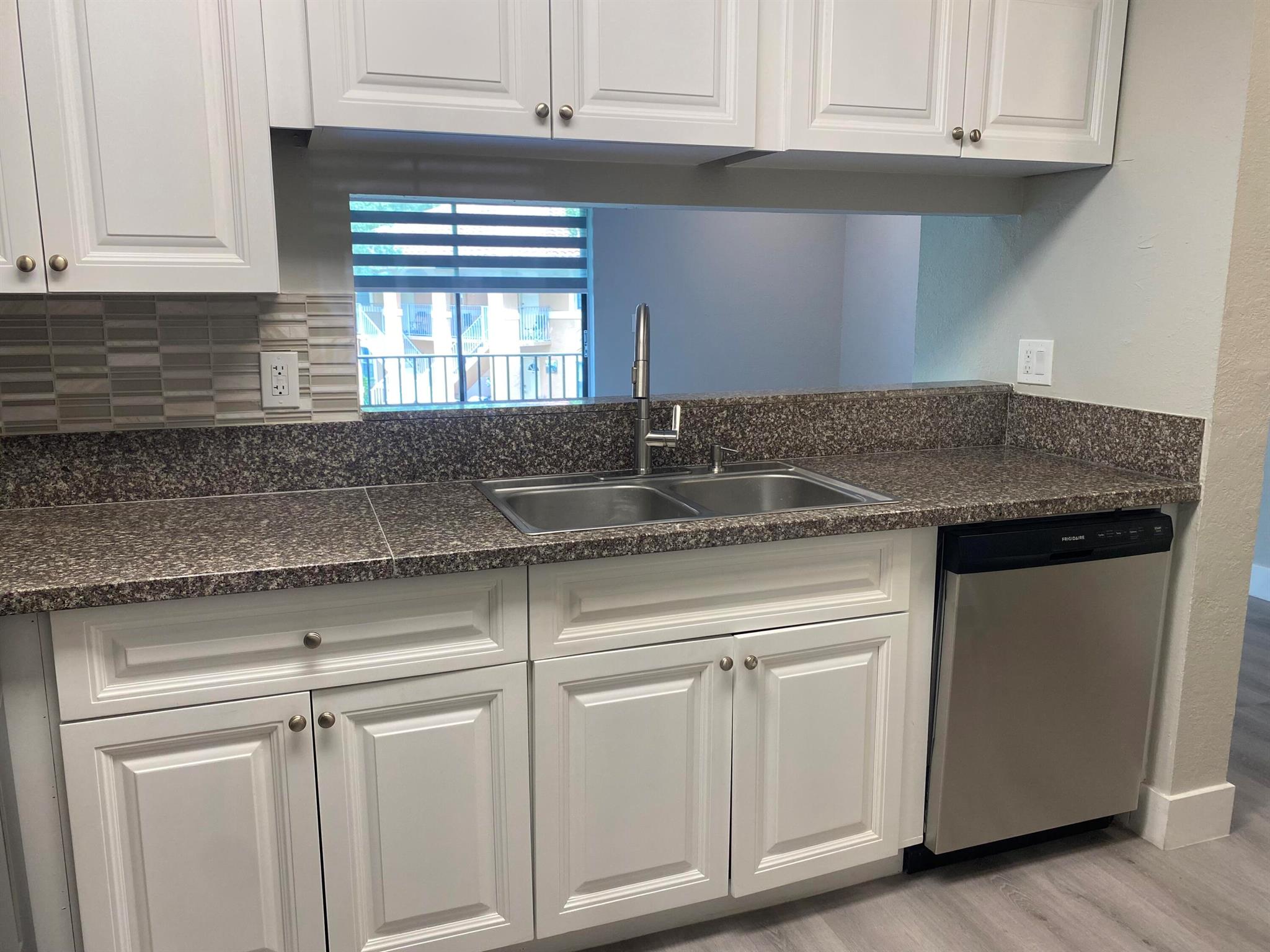 11436 NW 43rd Street Unit: 1-4