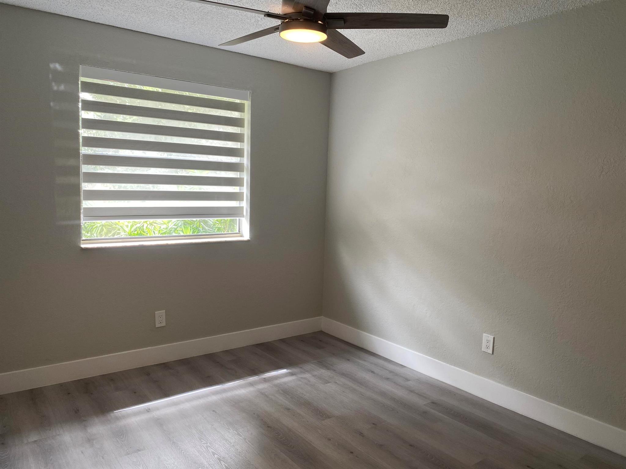 11436 NW 43rd Street Unit: 1-4