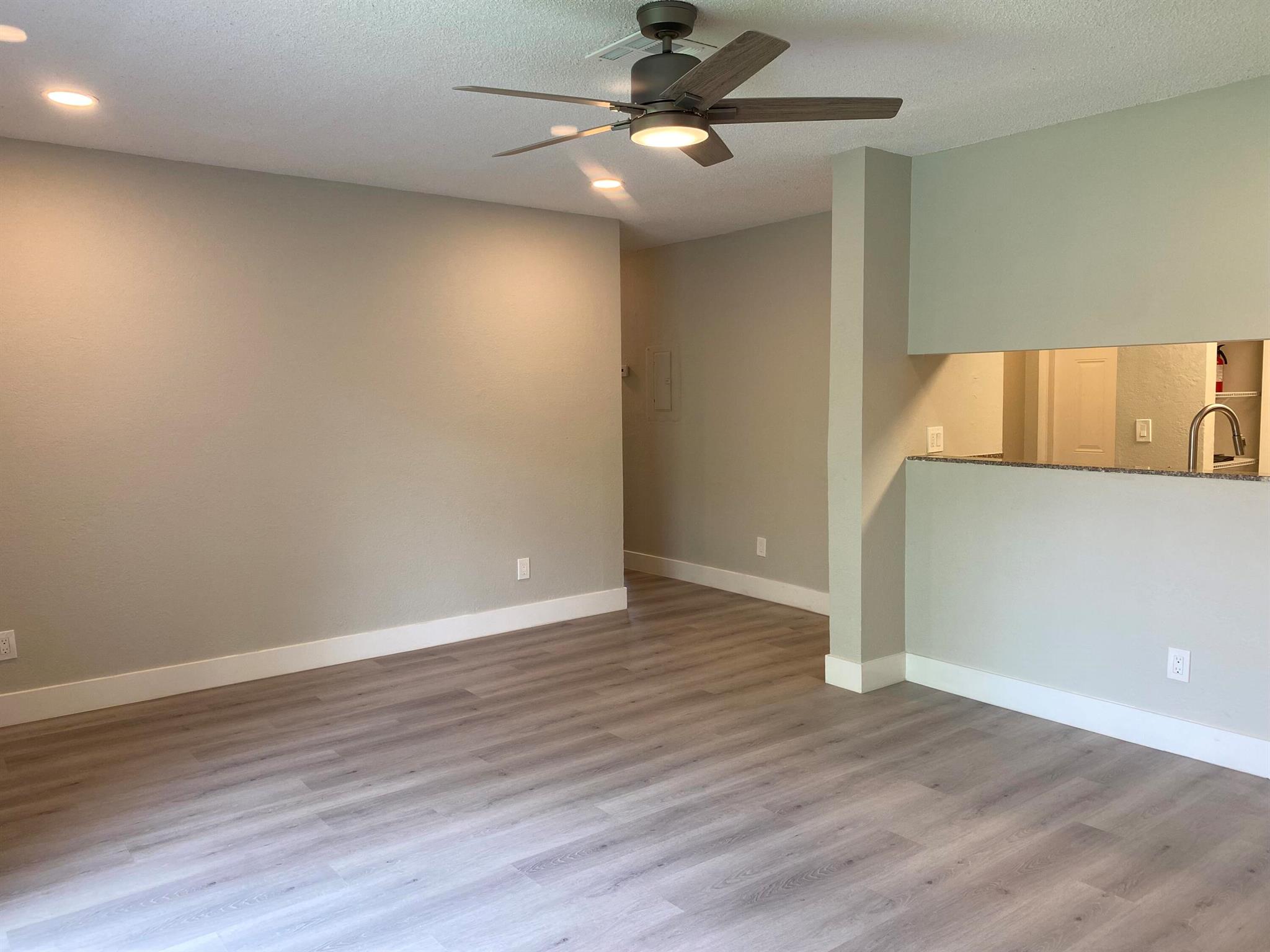 11436 NW 43rd Street Unit: 1-4