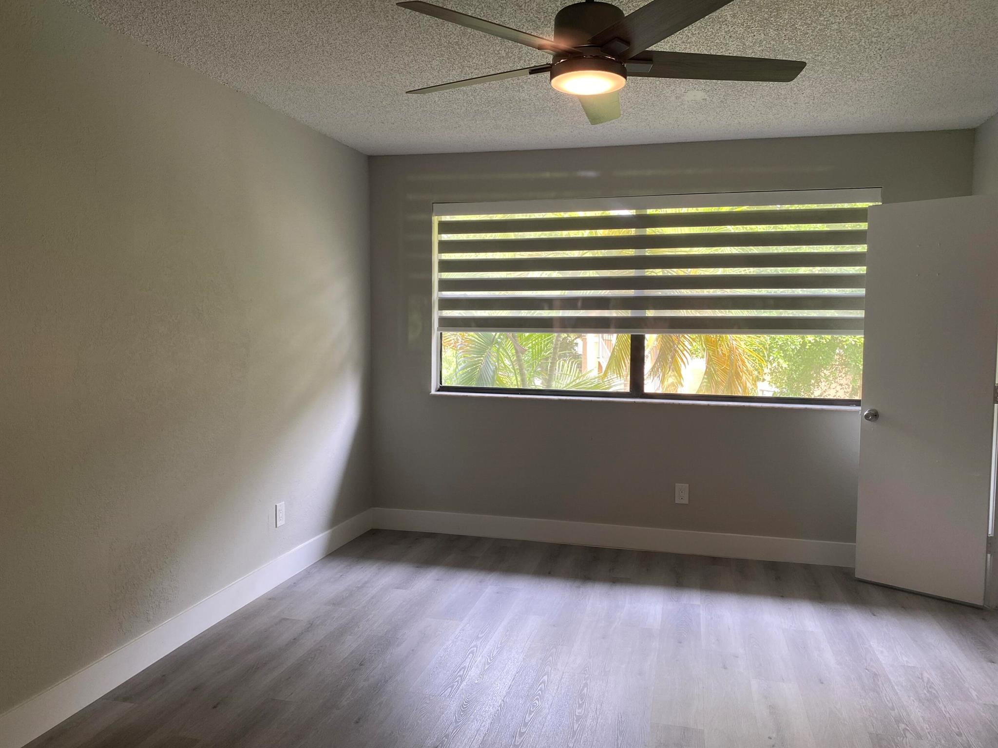 11436 NW 43rd Street Unit: 1-4