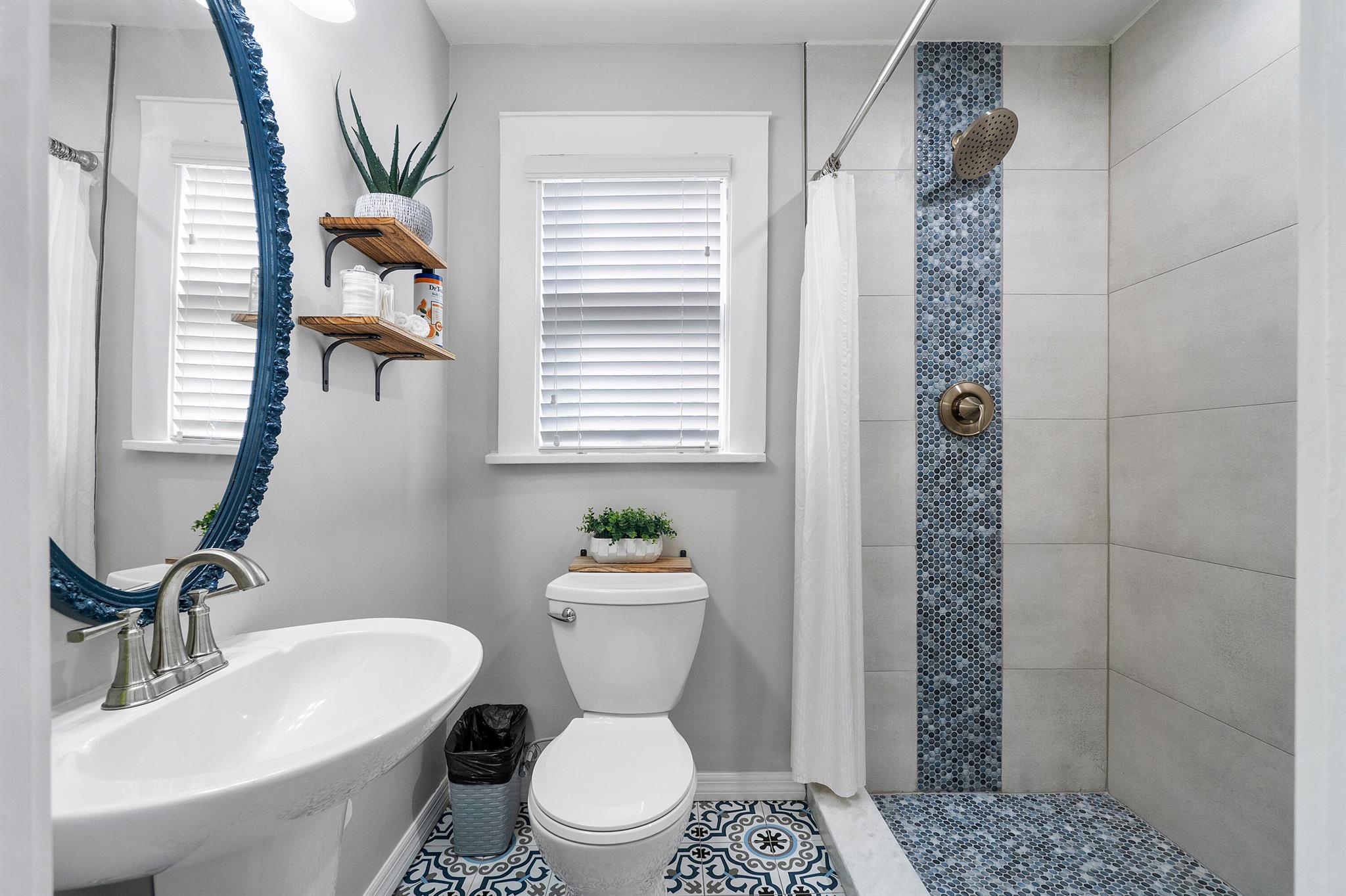 219 17th Avenue S