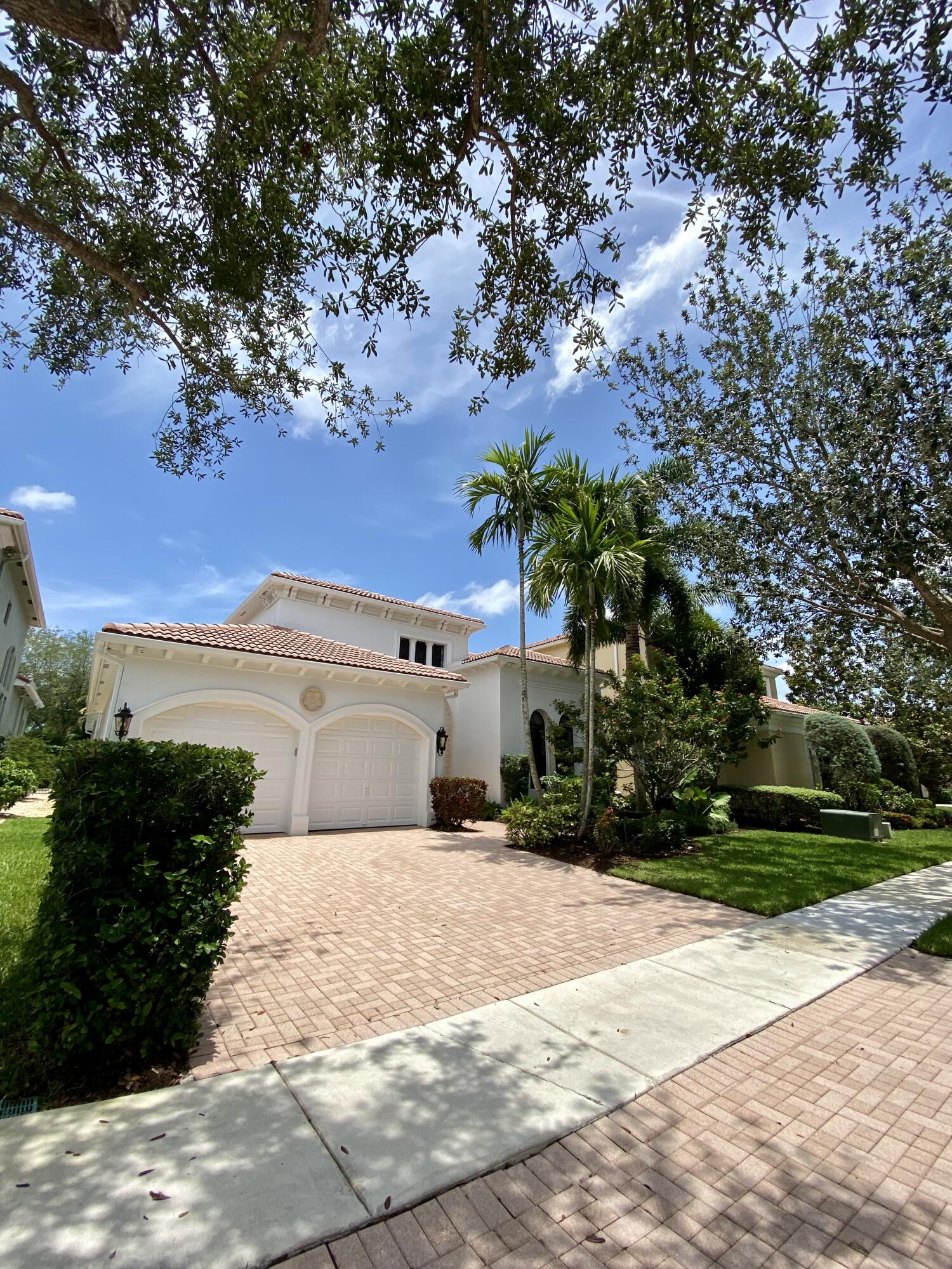 17754 Lake Azure Way