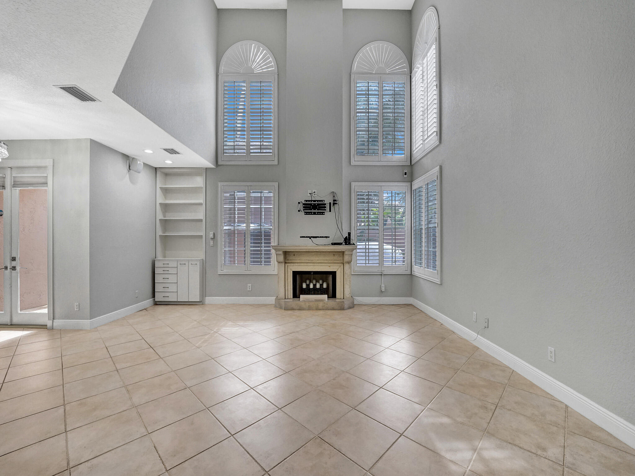 200 NE 14th Avenue Unit: 8