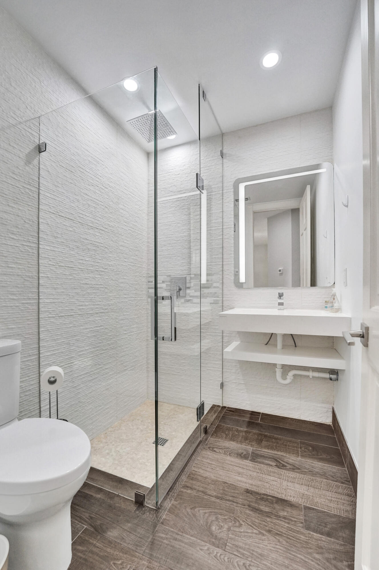 200 NE 14th Avenue Unit: 8