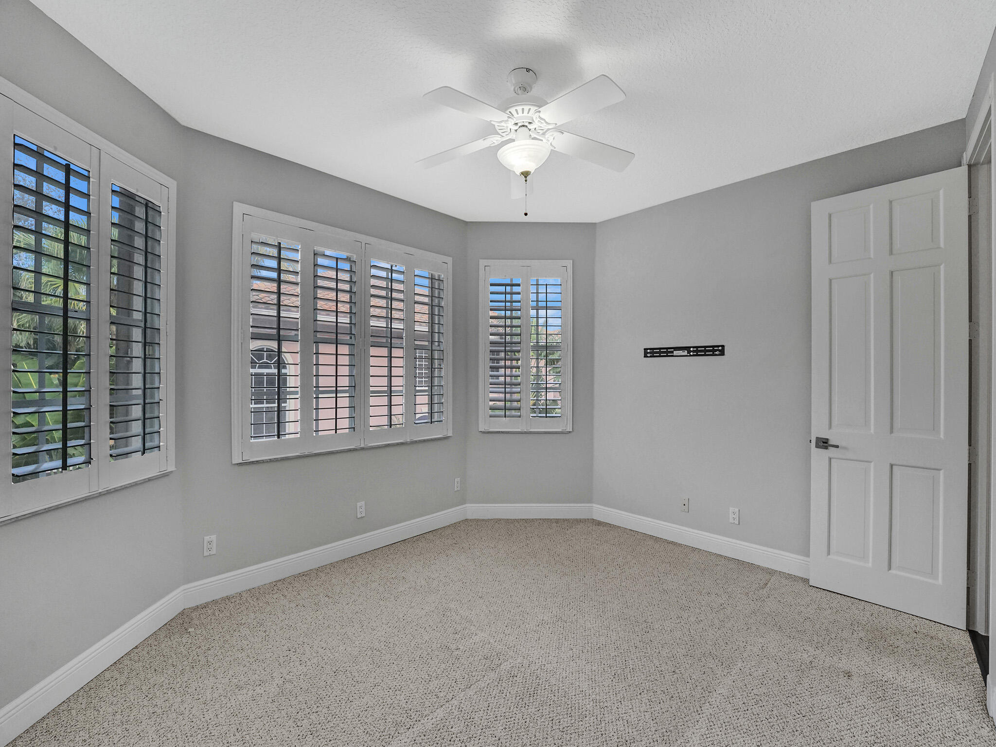 200 NE 14th Avenue Unit: 8