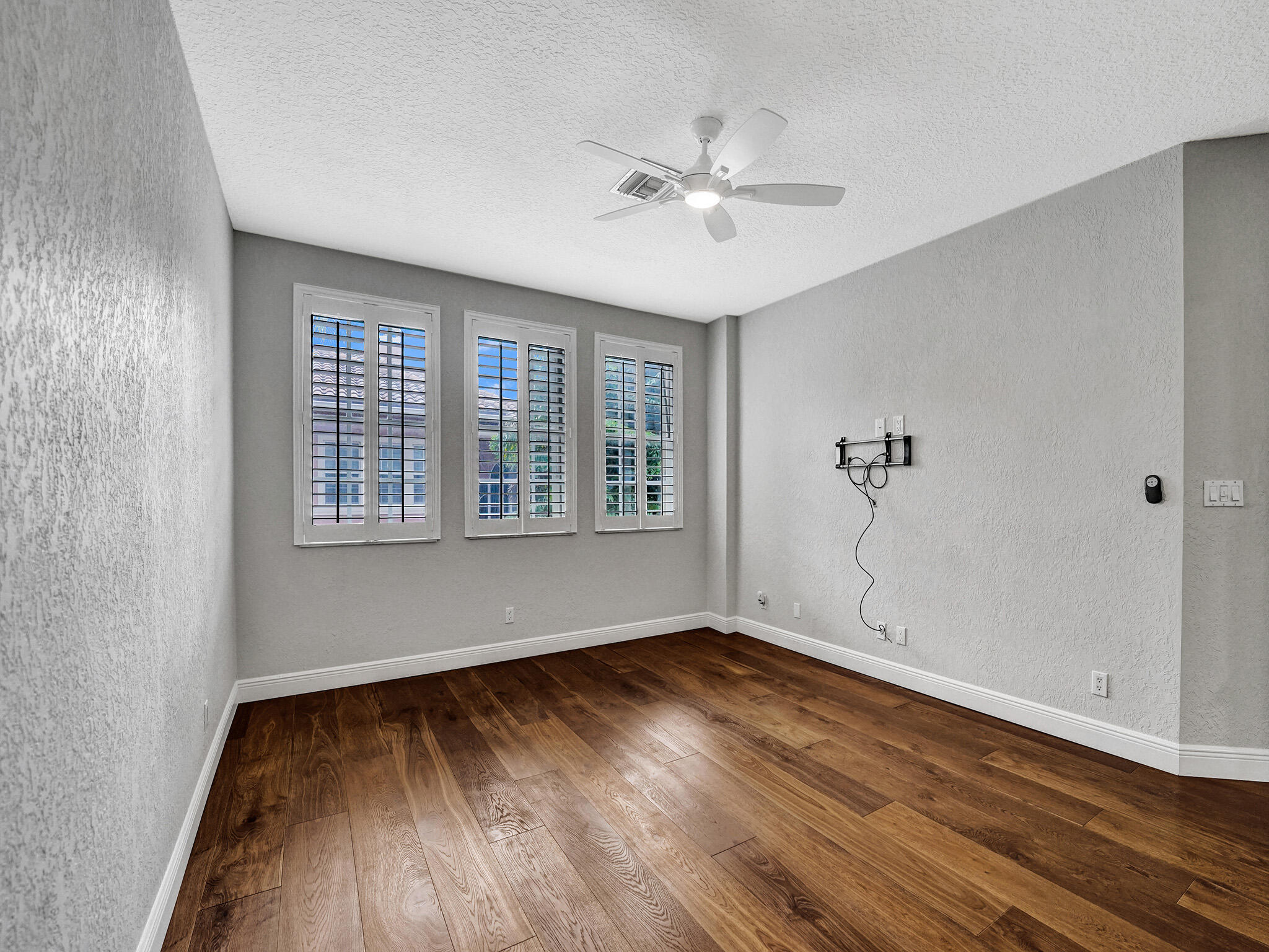 200 NE 14th Avenue Unit: 8