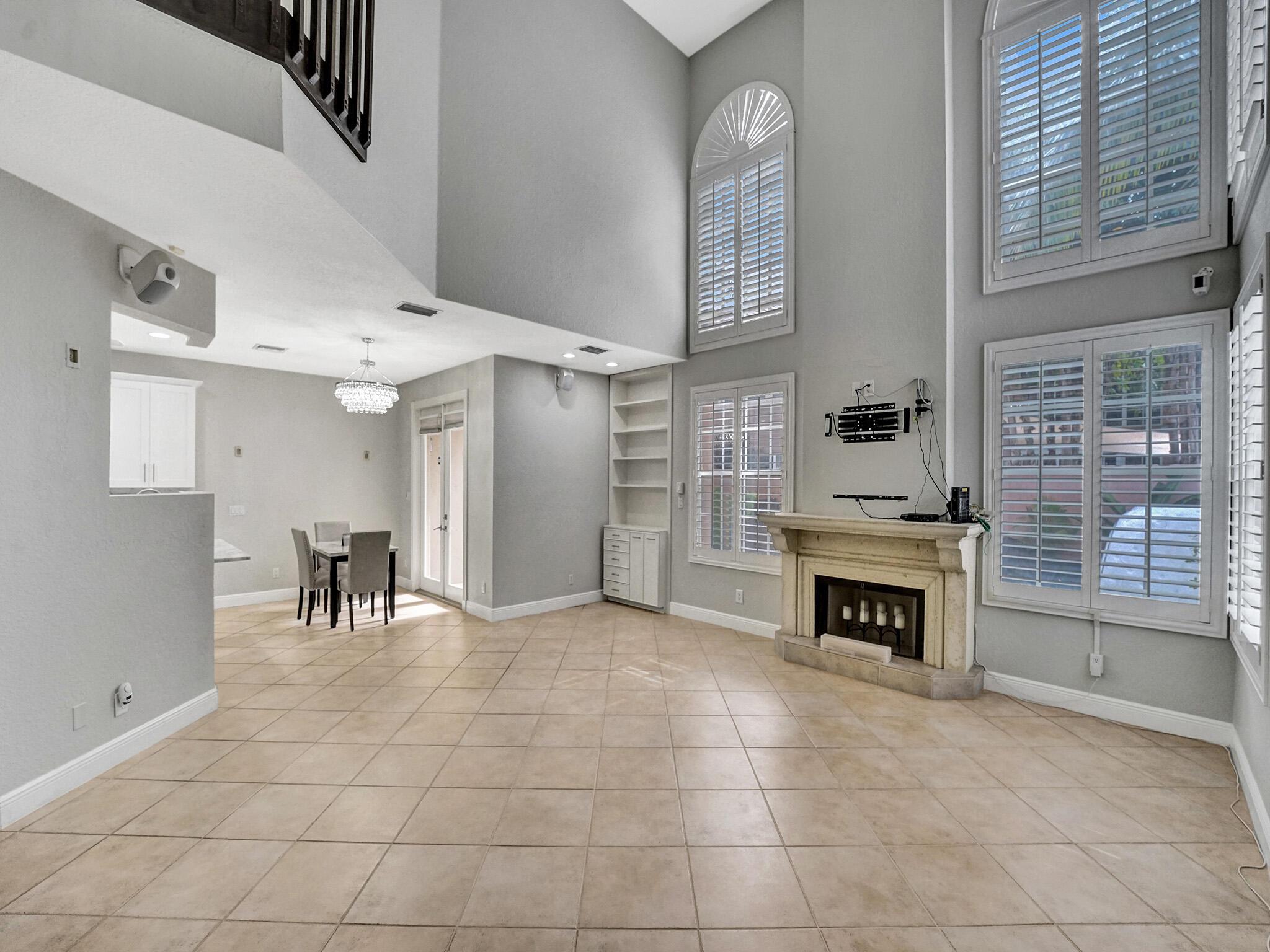 200 NE 14th Avenue Unit: 8