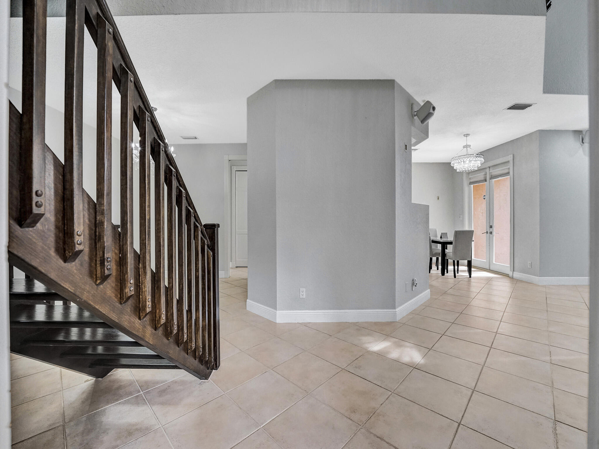 200 NE 14th Avenue Unit: 8