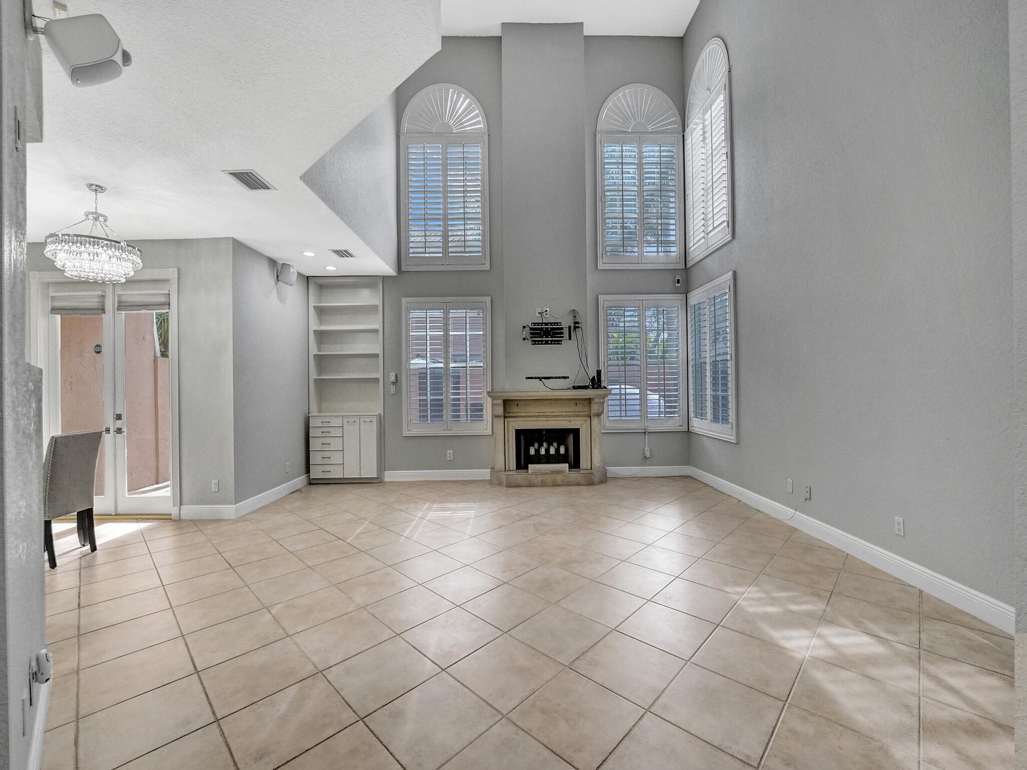 200 NE 14th Avenue Unit: 8