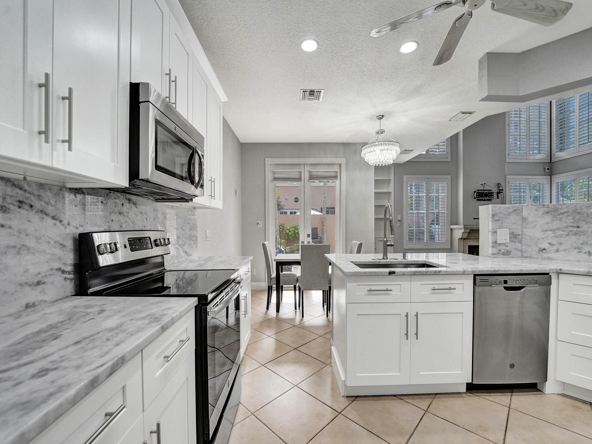 200 NE 14th Avenue Unit: 8