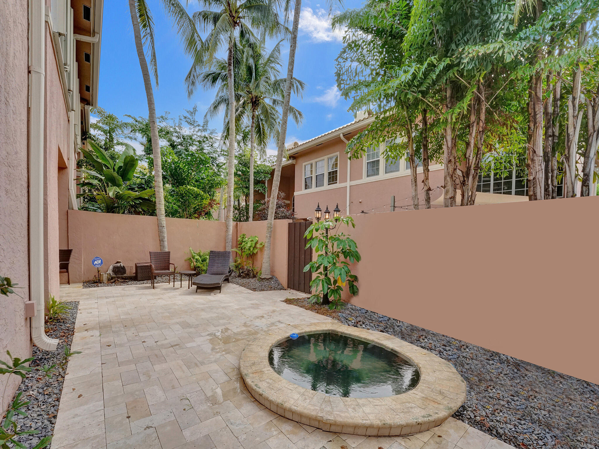 200 NE 14th Avenue Unit: 8