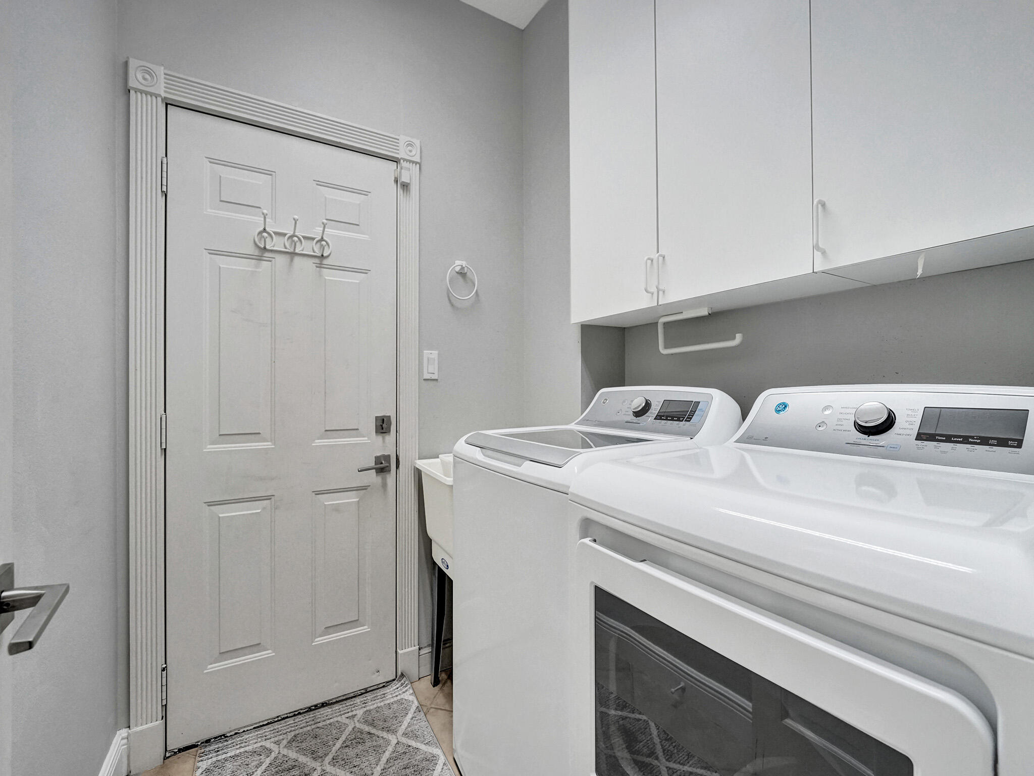 200 NE 14th Avenue Unit: 8