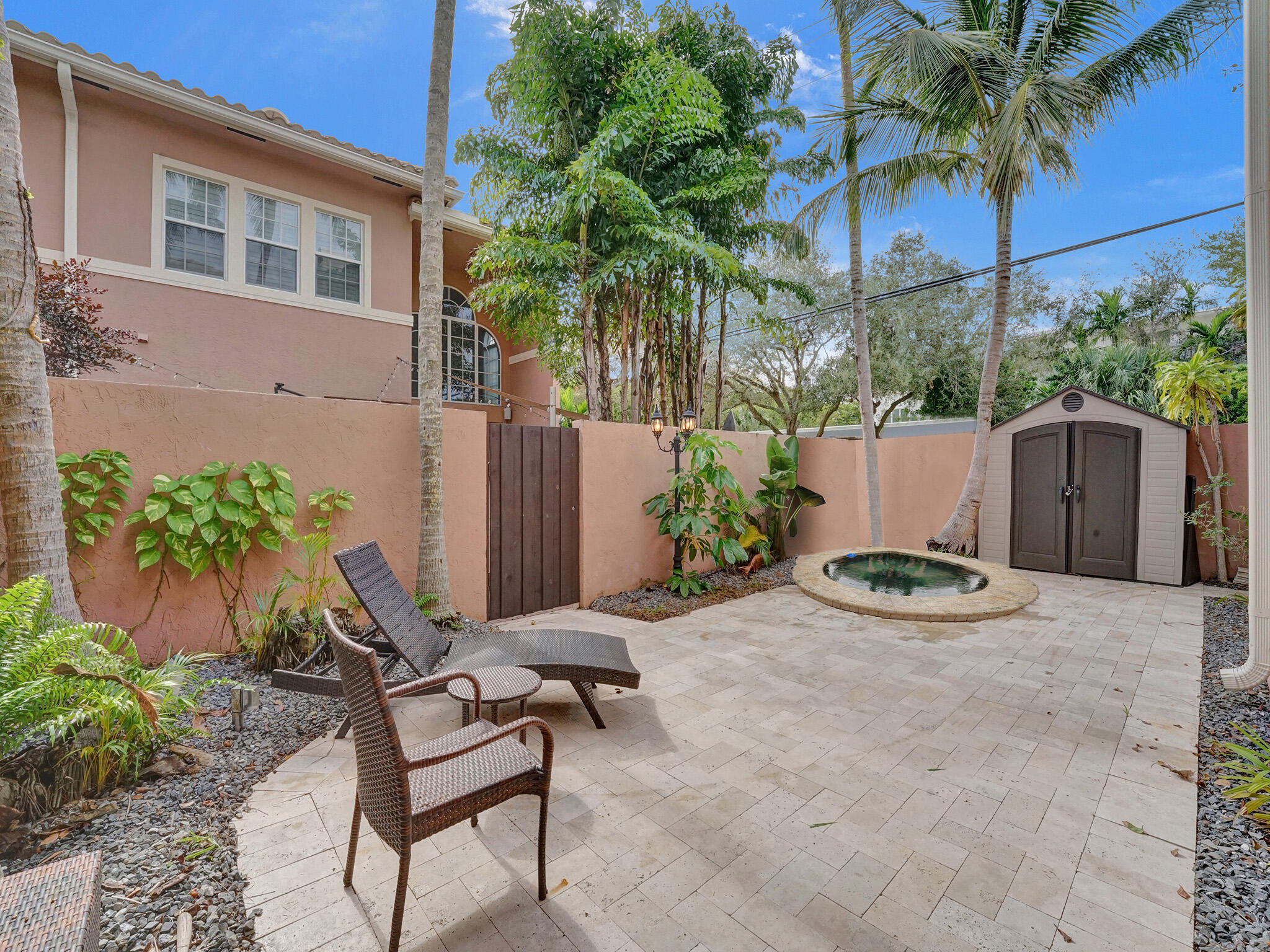 200 NE 14th Avenue Unit: 8