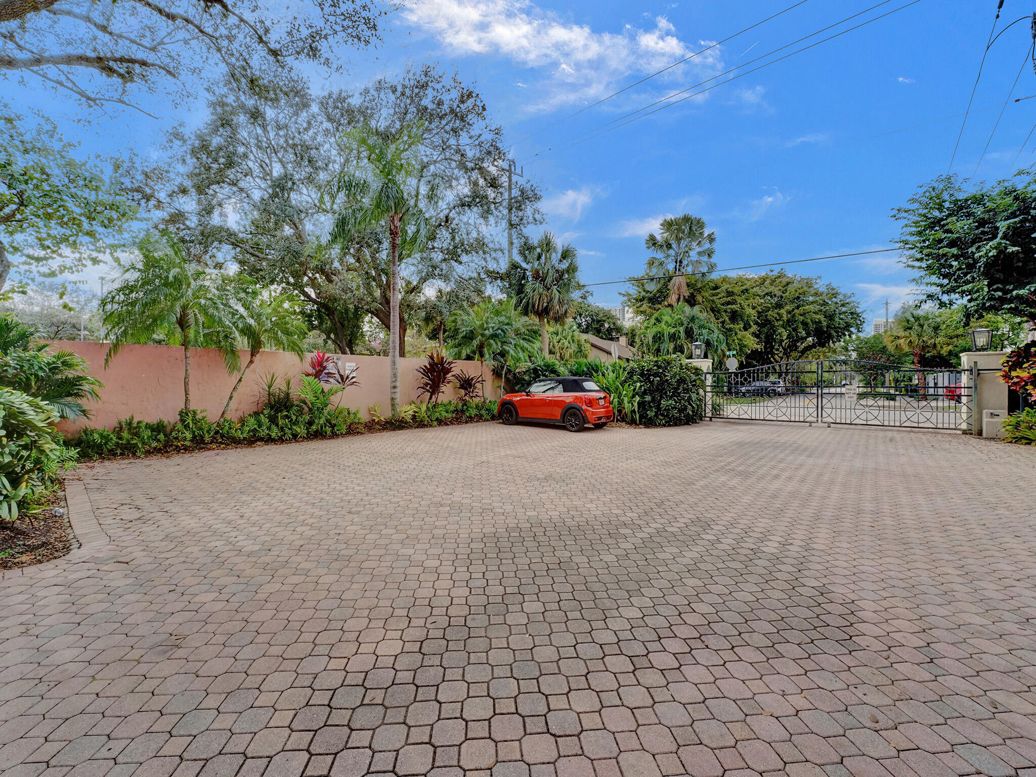 200 NE 14th Avenue Unit: 8