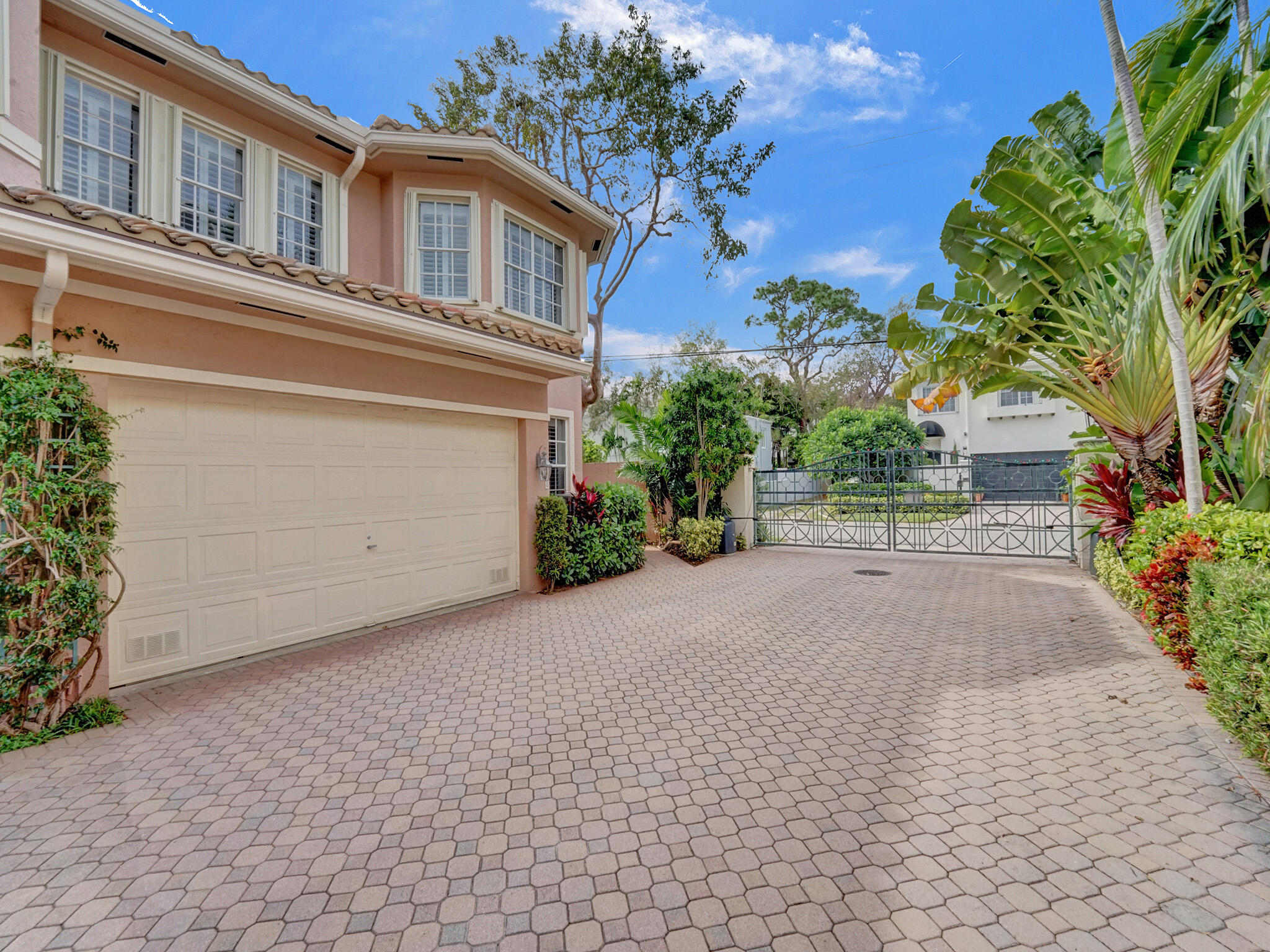 200 NE 14th Avenue Unit: 8