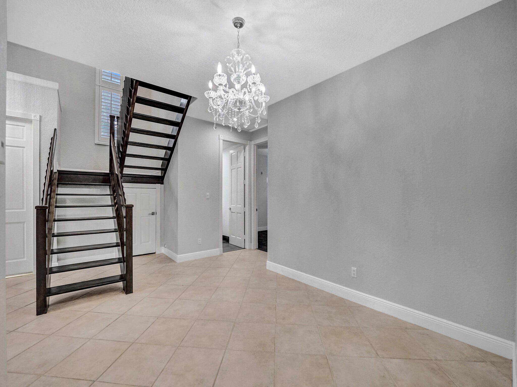 200 NE 14th Avenue Unit: 8