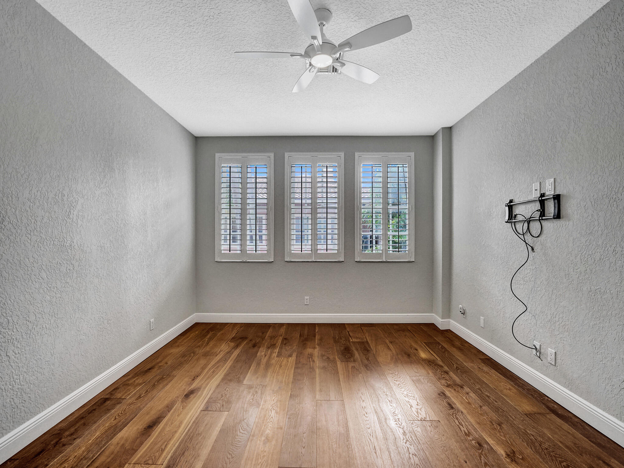 200 NE 14th Avenue Unit: 8