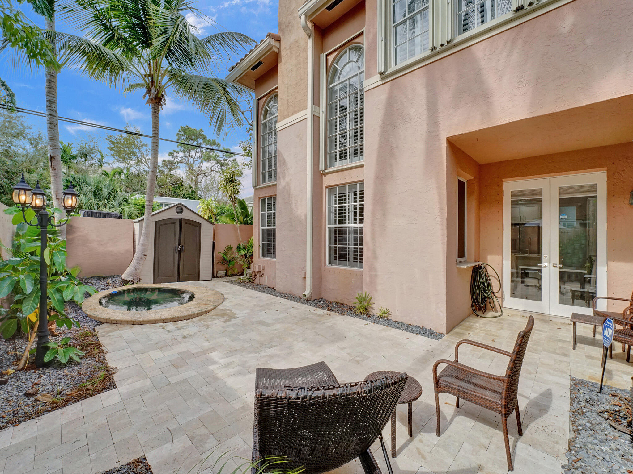 200 NE 14th Avenue Unit: 8