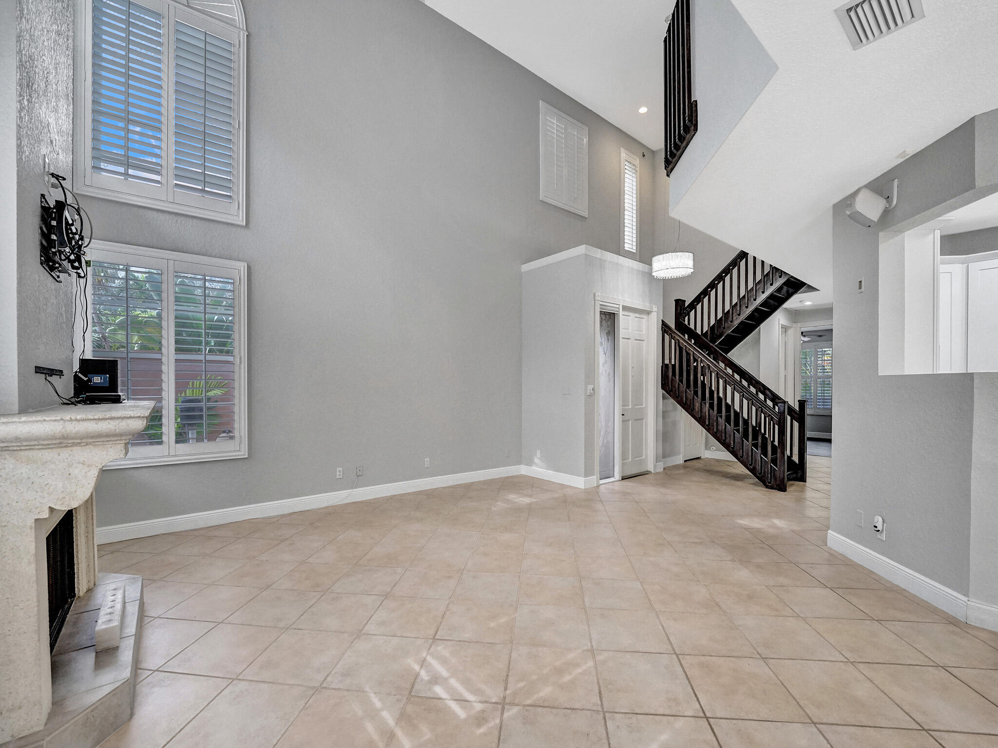 200 NE 14th Avenue Unit: 8