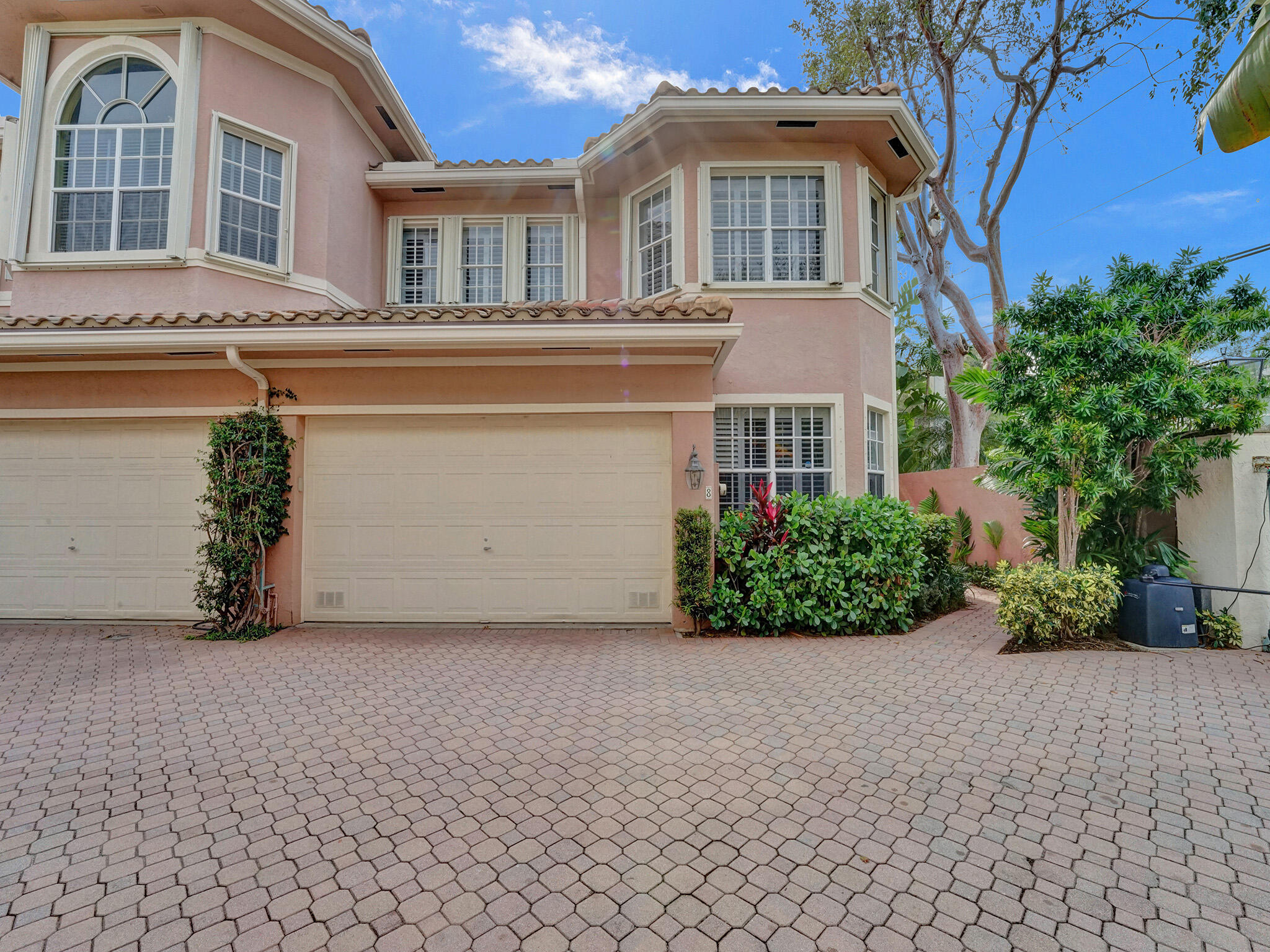 200 NE 14th Avenue Unit: 8