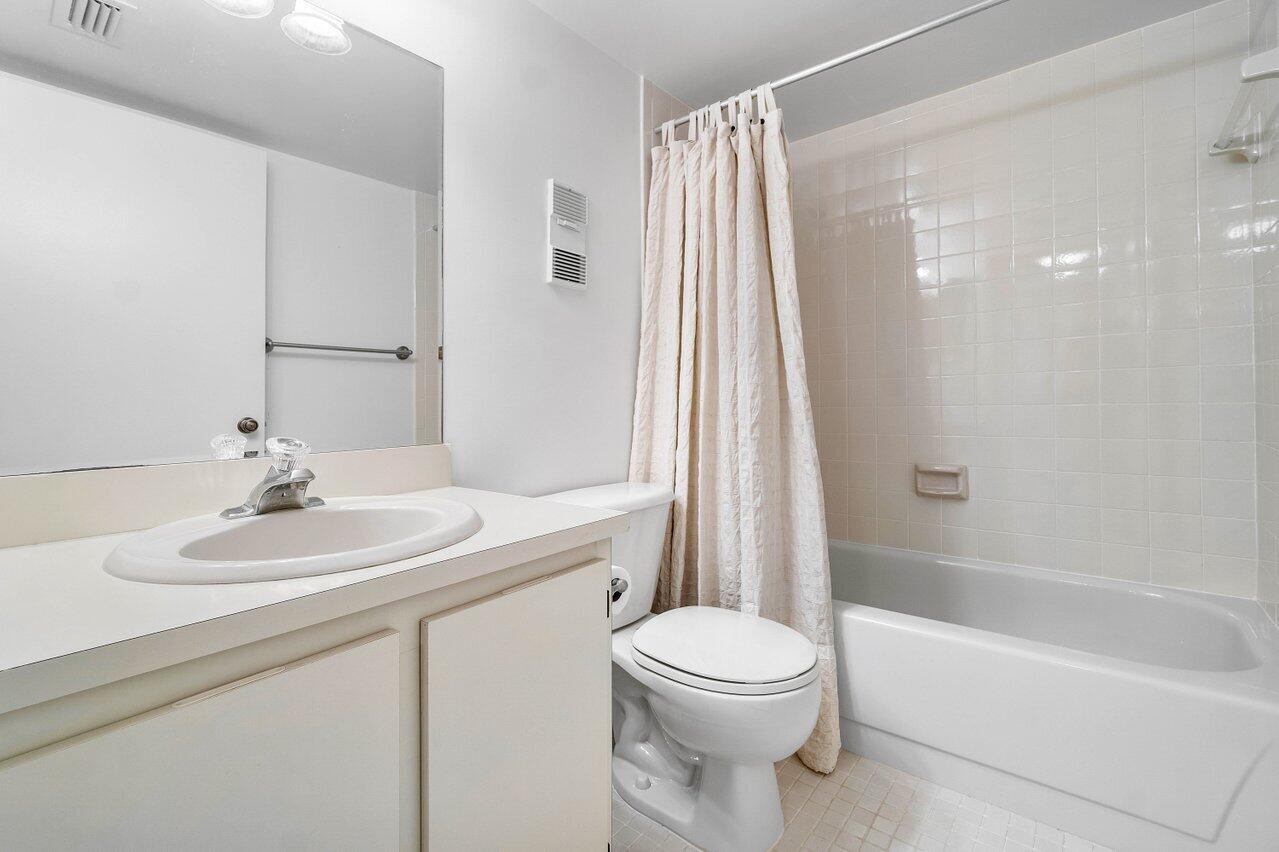 7145 Huntington Lane Unit: 402