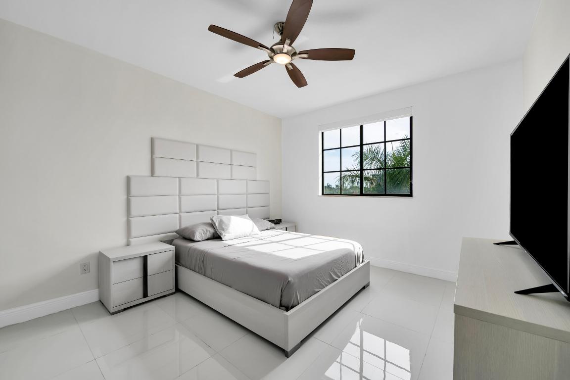 233 S Federal Highway 419, Boca Raton Unit: 419