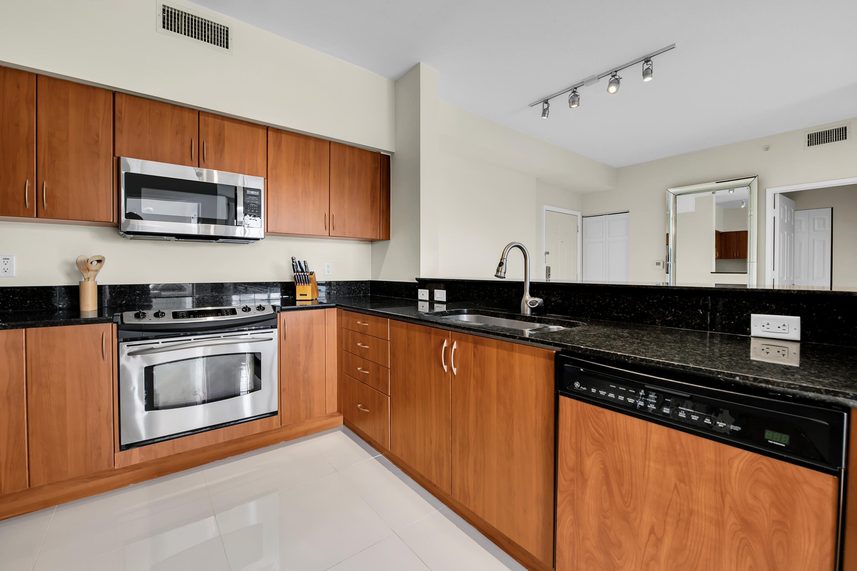 233 S Federal Highway 419, Boca Raton Unit: 419