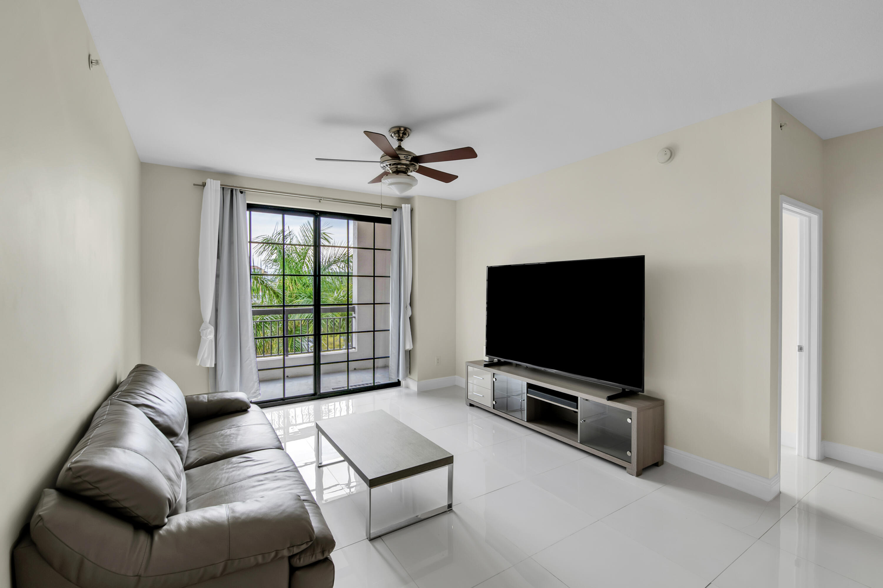 233 S Federal Highway 419, Boca Raton Unit: 419