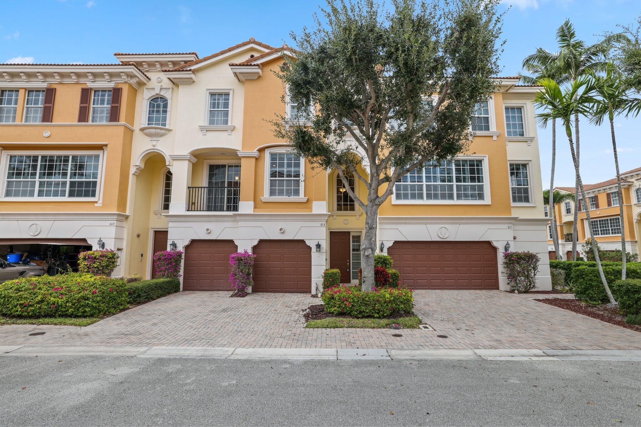 613 NE Francesca Lane