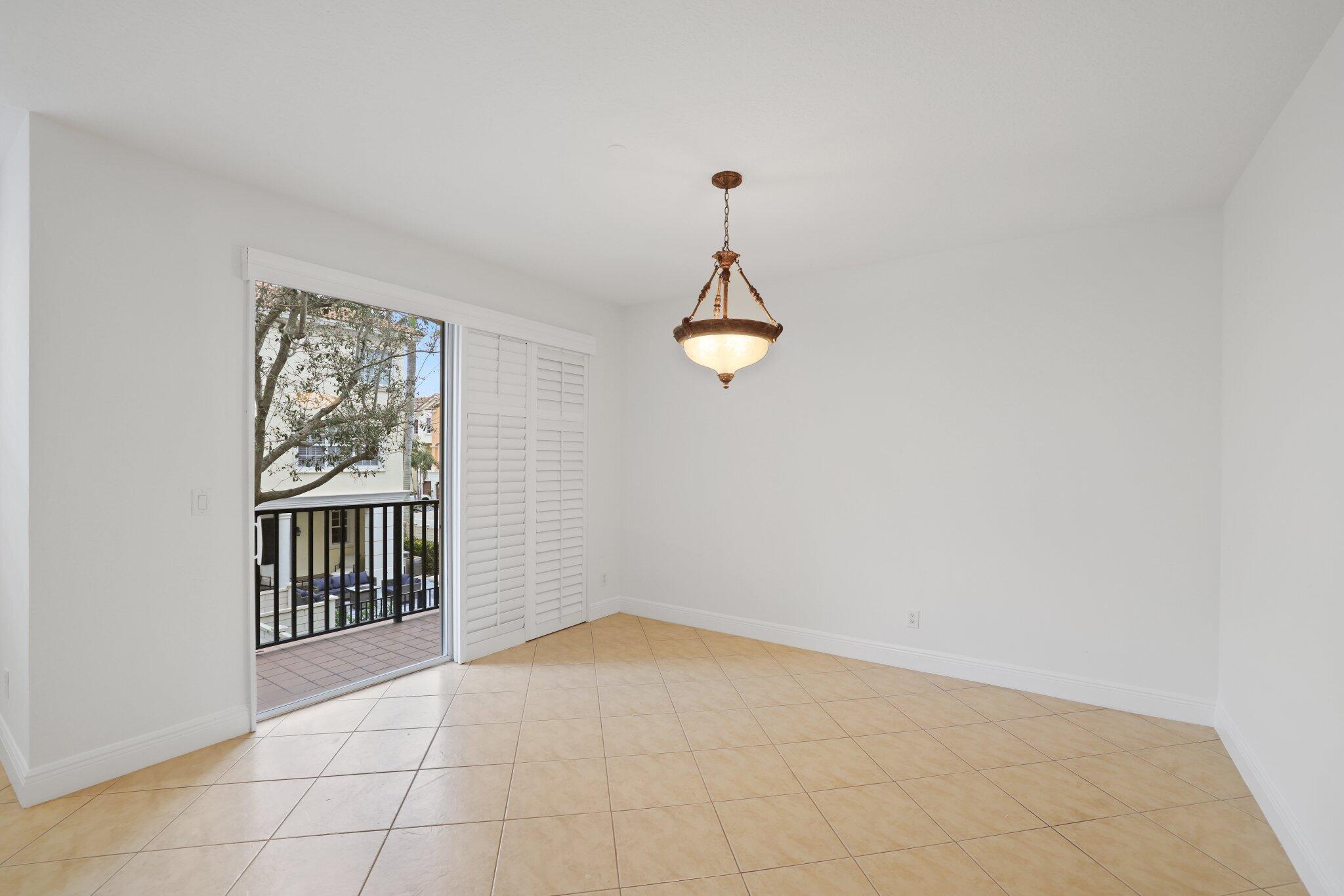 613 NE Francesca Lane