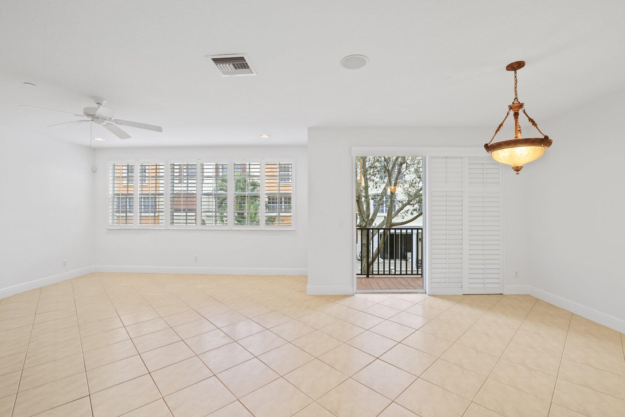 613 NE Francesca Lane