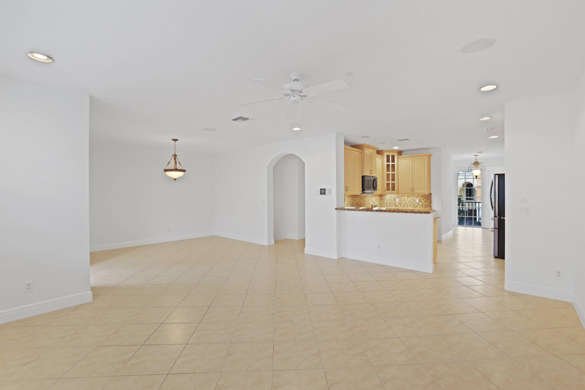 613 NE Francesca Lane