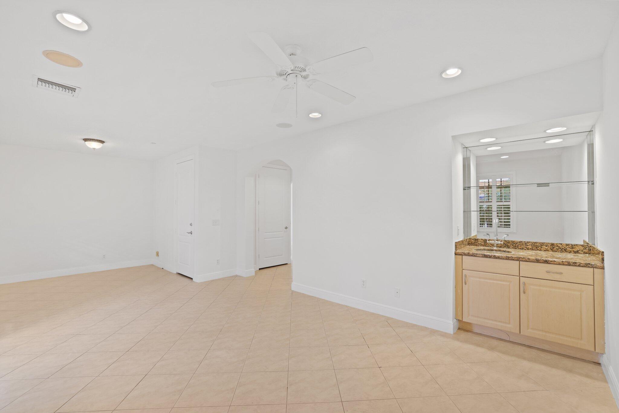 613 NE Francesca Lane