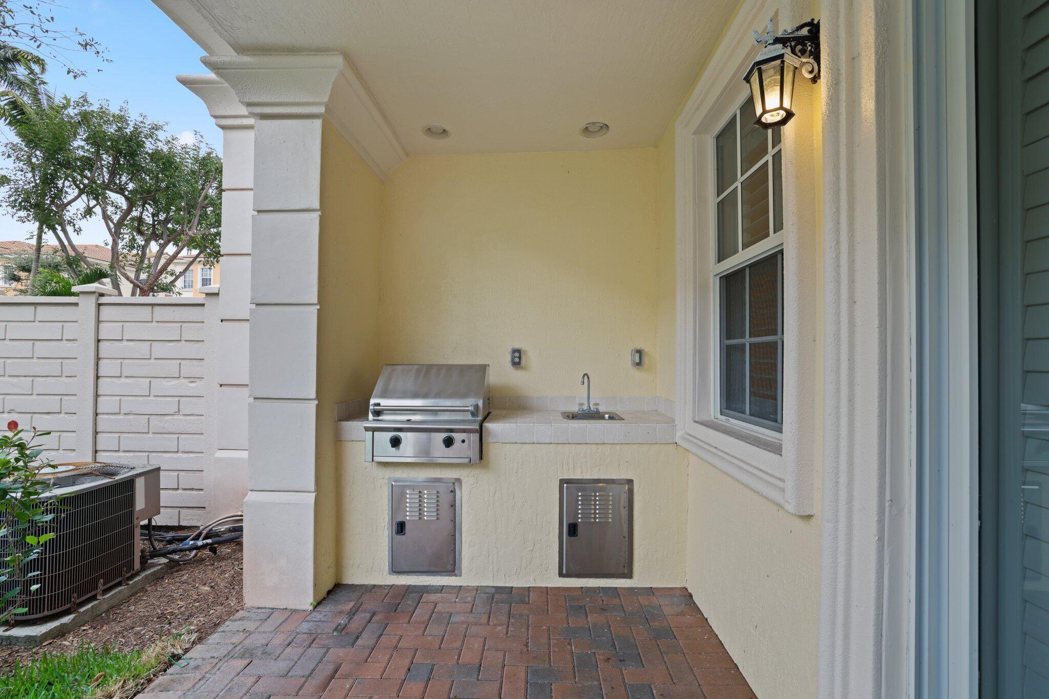 613 NE Francesca Lane