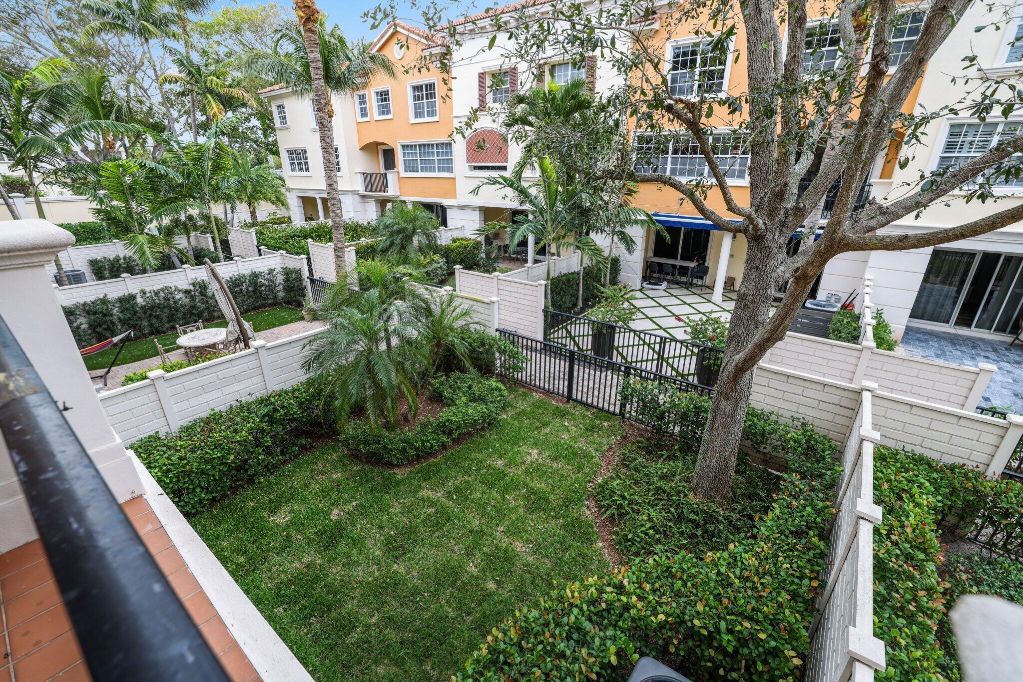 613 NE Francesca Lane