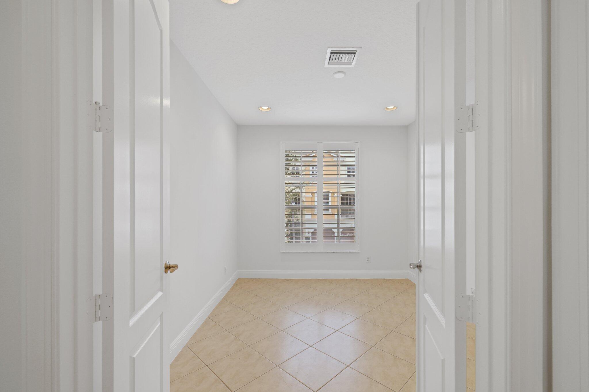 613 NE Francesca Lane