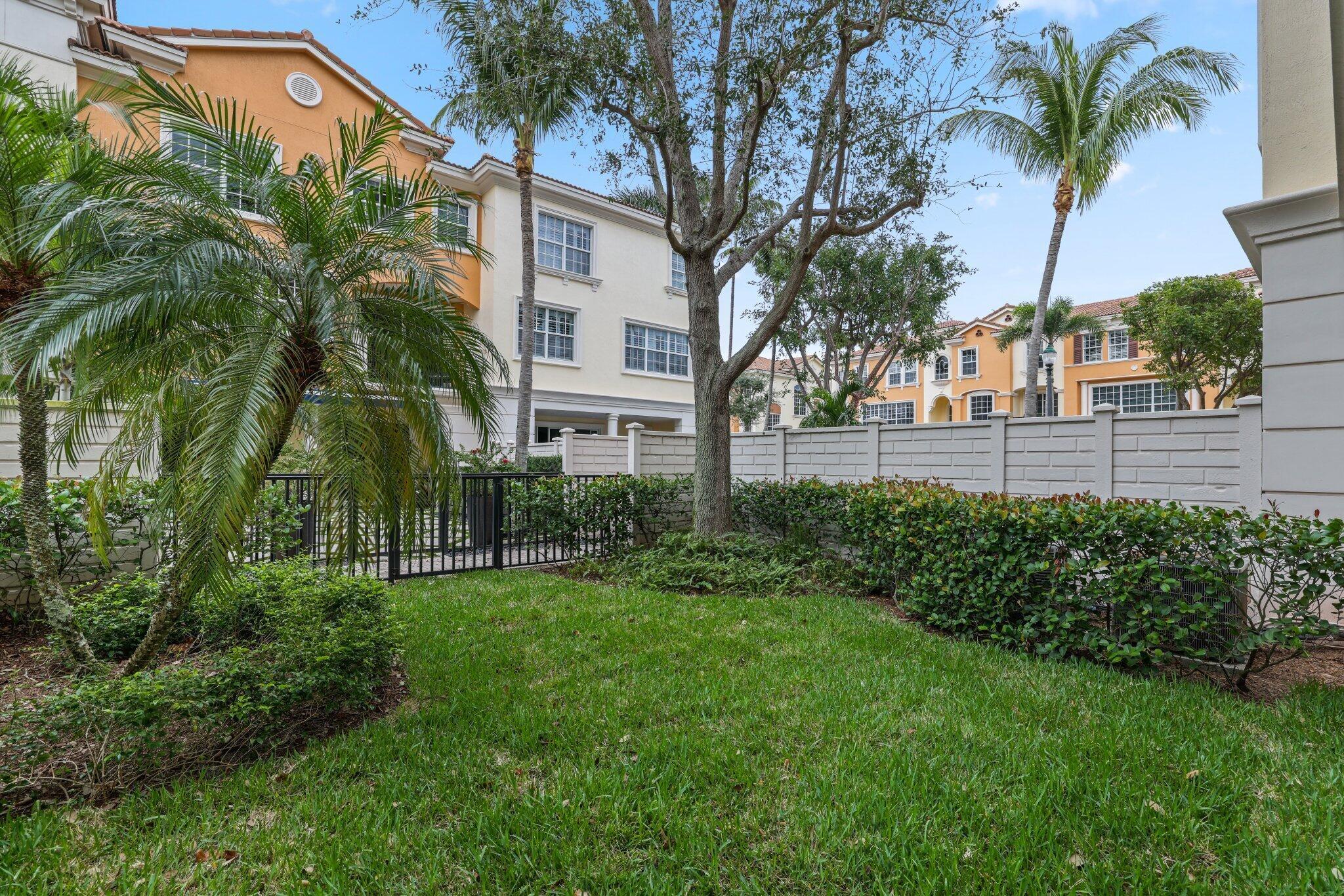 613 NE Francesca Lane