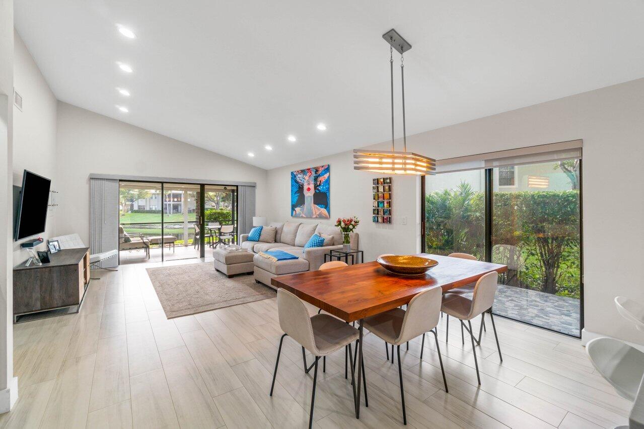 22 Stratford Drive Unit: D