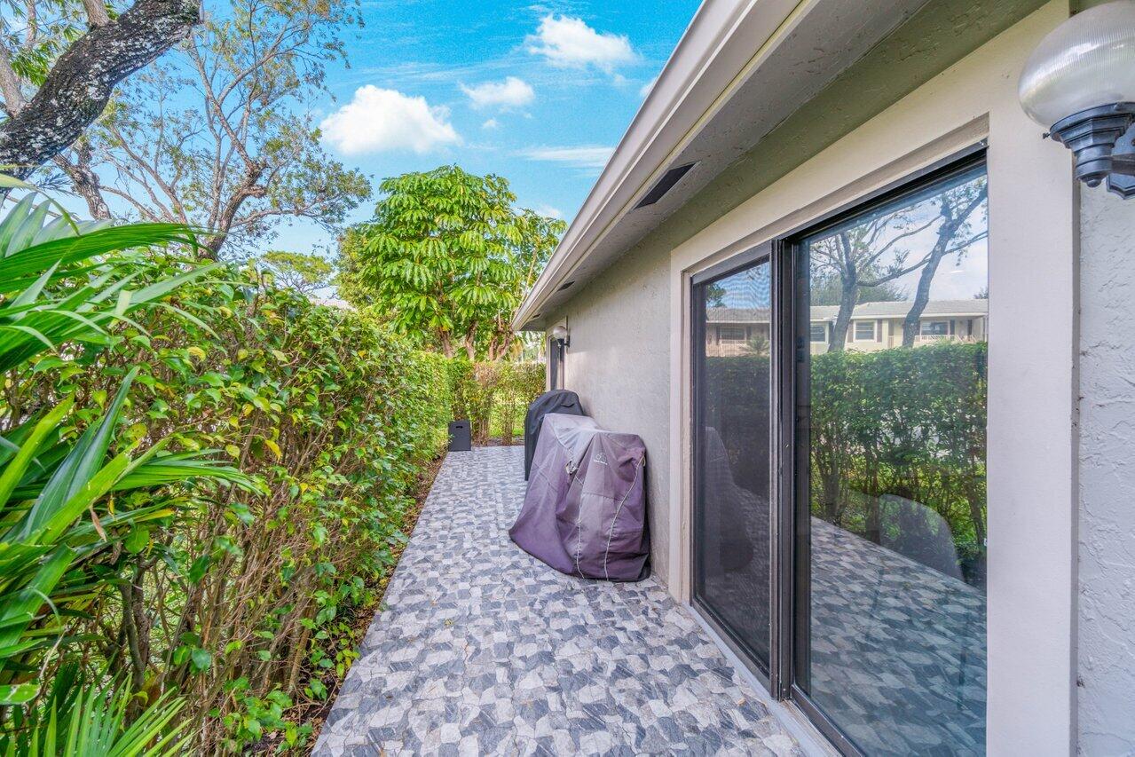 22 Stratford Drive Unit: D