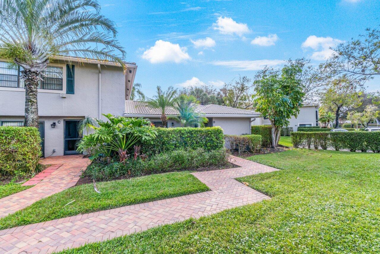 22 Stratford Drive Unit: D