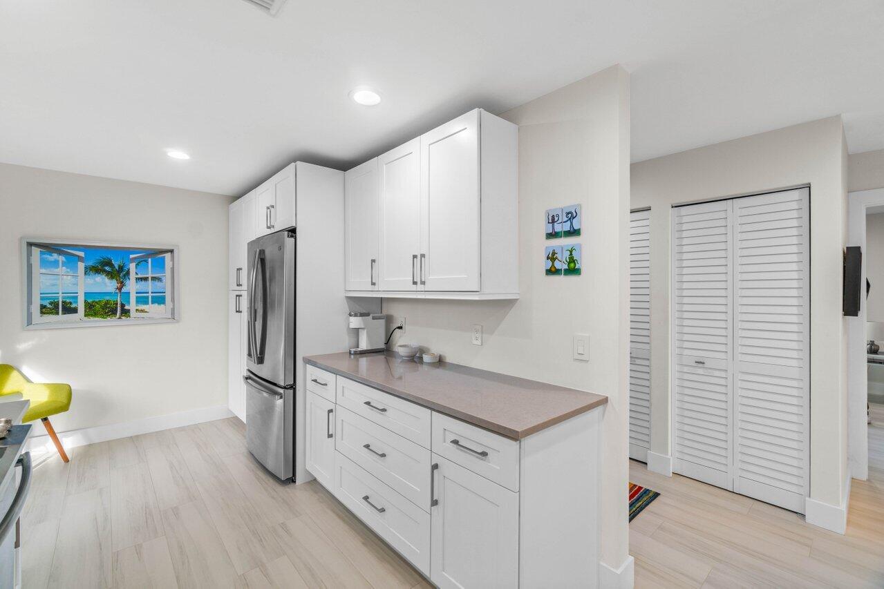 22 Stratford Drive Unit: D