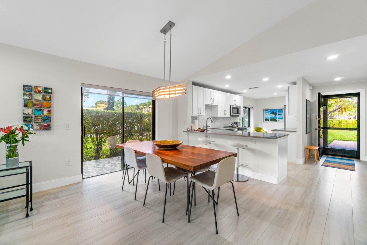 22 Stratford Drive Unit: D