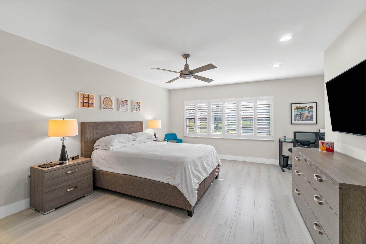 22 Stratford Drive Unit: D