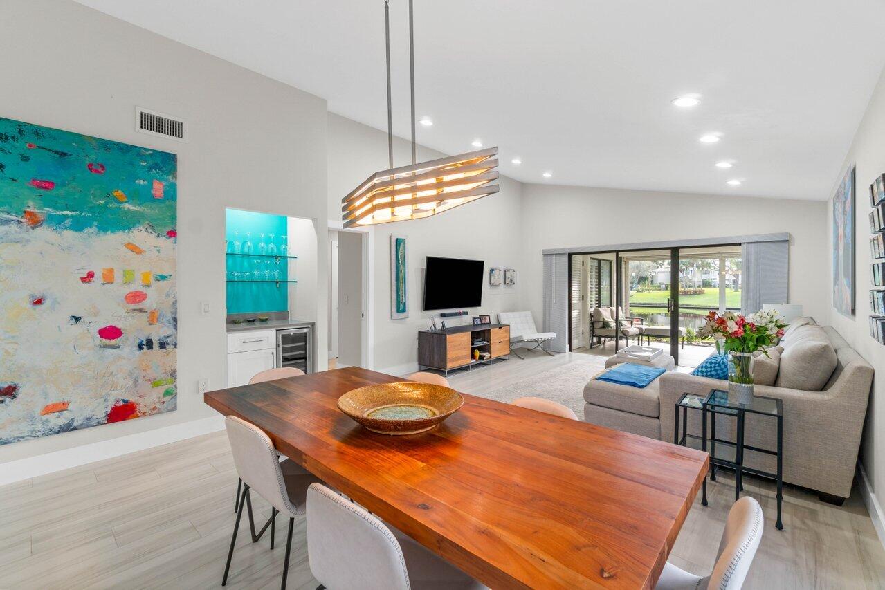 22 Stratford Drive Unit: D