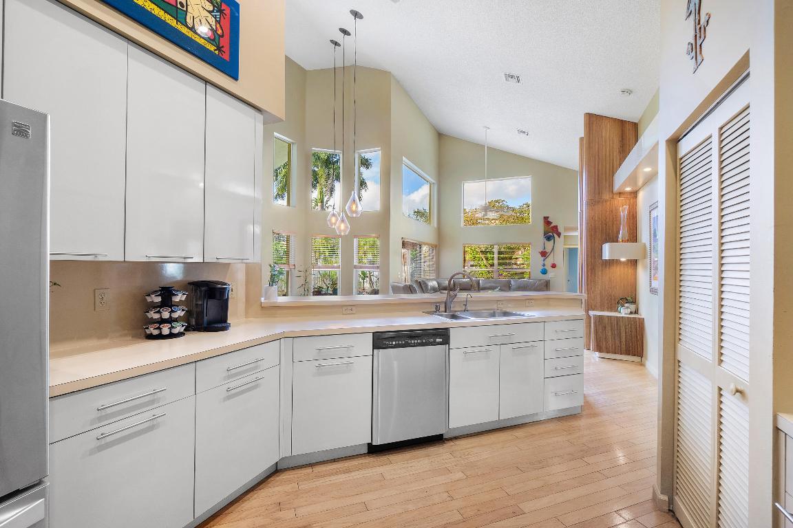 10445 NW 50th Place, Coral Springs