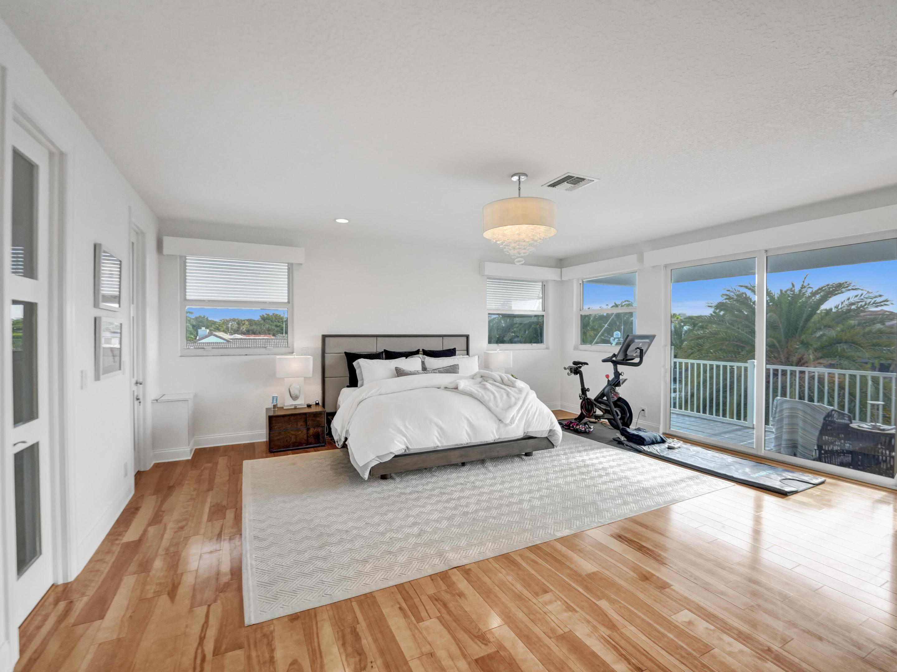 3730 NE 27th Terrace, Lighthouse Point