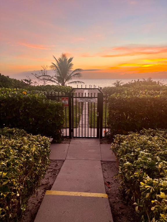 4545 N Ocean Boulevard 2c, Boca Raton Unit: 2c