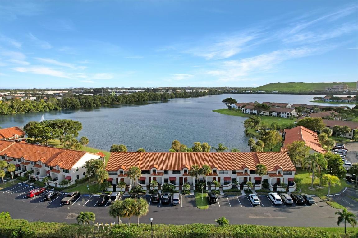 303 Liberty Court, Deerfield Beach