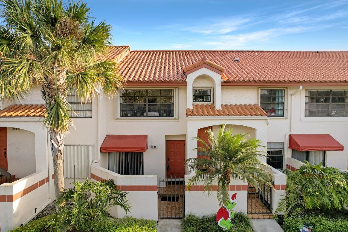 303 Liberty Court, Deerfield Beach